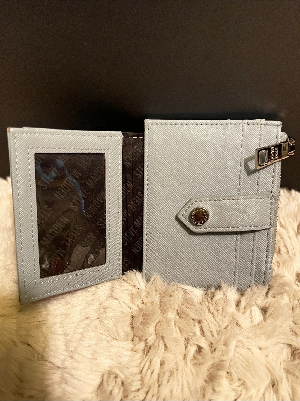 Steve Madden Brayden Pale Blue Card & Key Holder with Zip